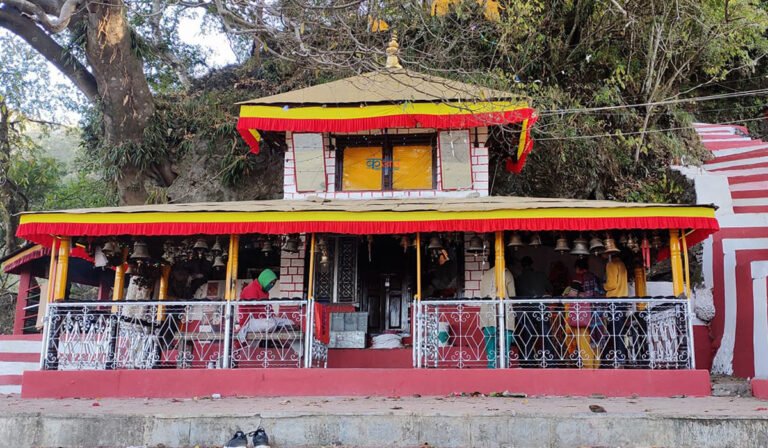 डिग्रे शाईकुमारी मन्दिरको दान पेटिकाबाट दुई लाख रुपैयाँ चोरी