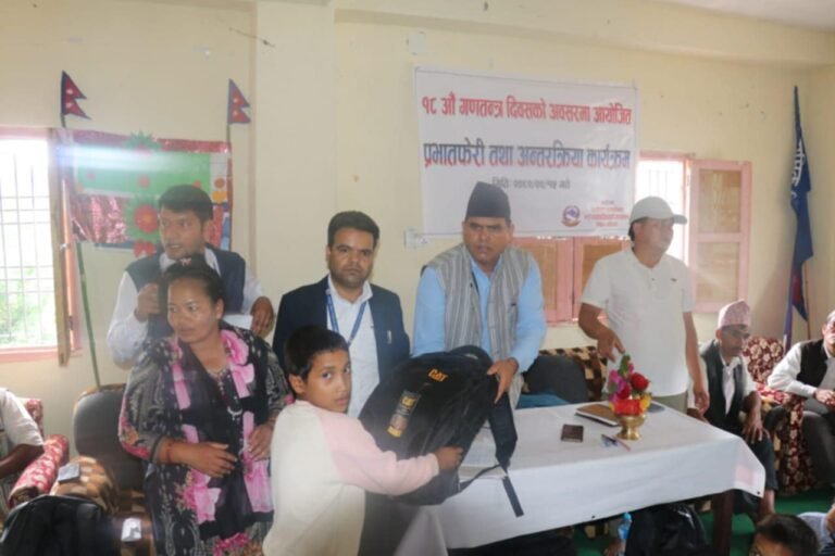 सानीभेरी गाँउपालिकाद्धारा भूकम्प प्रभावित तथा विपन्न बालबालिकालाई आर्थिक सहायता प्रदान
