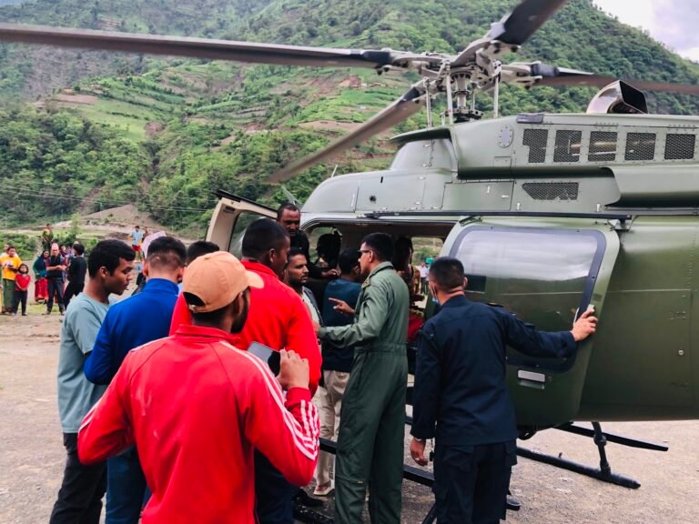 अत्याधिक रक्तश्राप भएपछी आठबिसकोटबाट एक गर्भवती महिलाको उद्धार