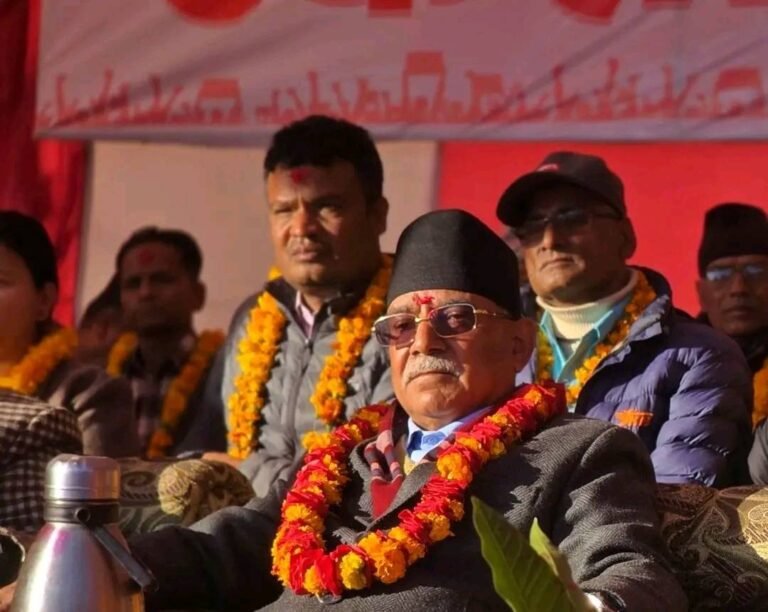 आउँदो निर्वाचन रुकुम पूर्वबाट लड्ने प्रचण्डको घोषणा